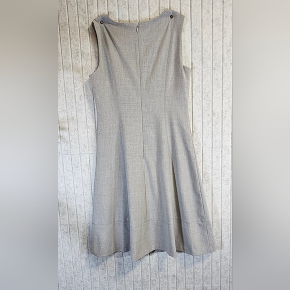 DKNY Sleeveless Gray Shift Dress Size 4 Career Work Office Zipper Detai - Picture 2 of 2